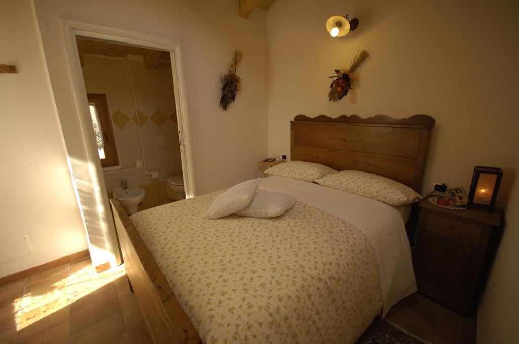 Room & Breakfast Ca Mea Dina เบซเซ็กกา ภายนอก รูปภาพ